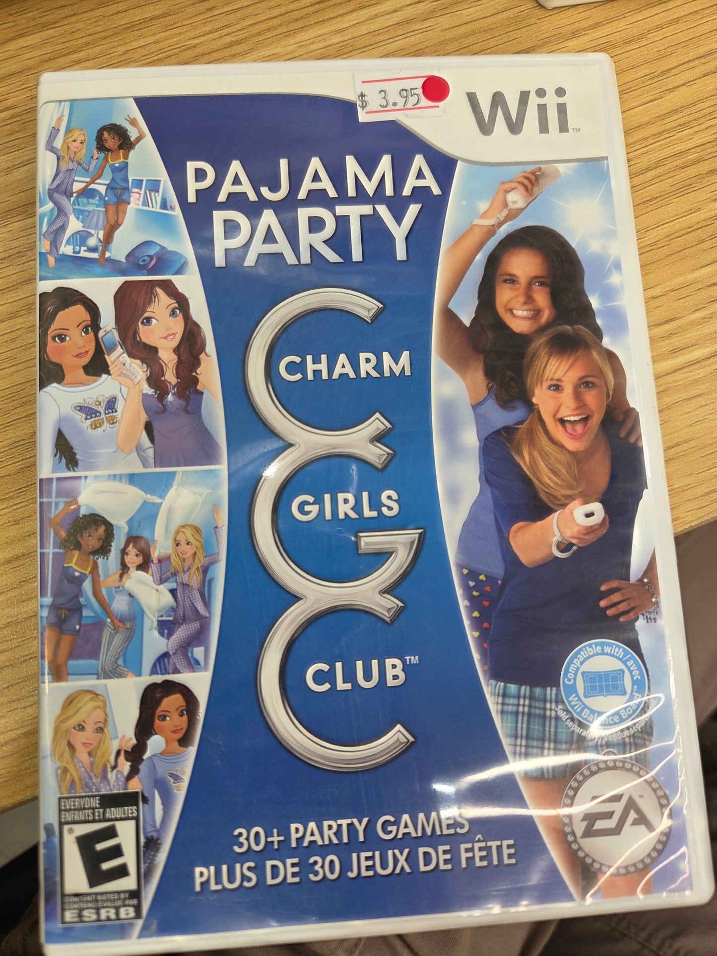 Charm Girls Club Pajama Party (Wii) LOOSE CIB